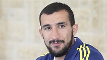 Fenerbahce's Mehmet Topal unhurt after car shot at - Eurosport
