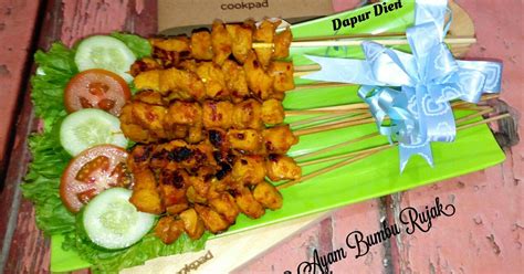 Cuci bersih daging, potong kotak atau sesuai selera. Resep Sate Ayam Bumbu Rujak oleh Dapur Dien - Cookpad