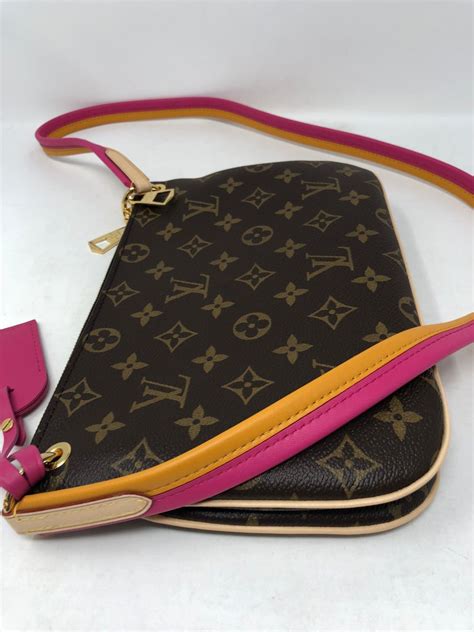 Louis Vuitton Pink Strap Leather Crossbody Bag At 1stdibs Louis
