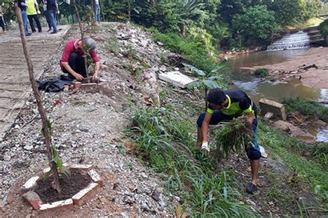 Visi pembangunan sektor pelancongan ialah menjadikan sektor pelancongan sebagai penyumbang utama. Indah Water Portal | Friends of Rivers