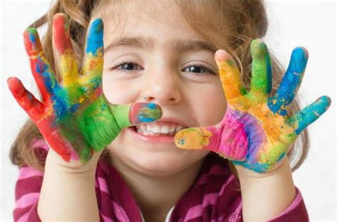 У якому віці дитина повинна знати кольори: вікові норми розвитку ...