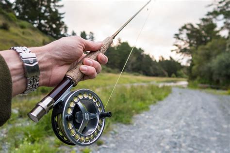 Then pass the tip section of the leader through the fly line's welded loop. How to Set Up a Fly Rod for Trout - Fly Fisher Pro