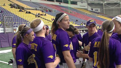 Evansville Vs Uni Softball March 30 2014 Team Shot Youtube