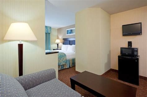 La Quinta Inn West Long Branch Updated 2017 Prices And Hotel Reviews