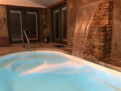 Free Dollywood Tix Indoor Heated Swimming Pool And Waterfall All Private
