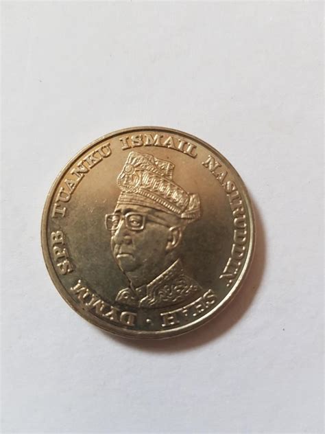 Malaysian ringgit is the official currency of malaysia. 1959-1969 BNM Malaysia $1 ringgit coin, Vintage ...