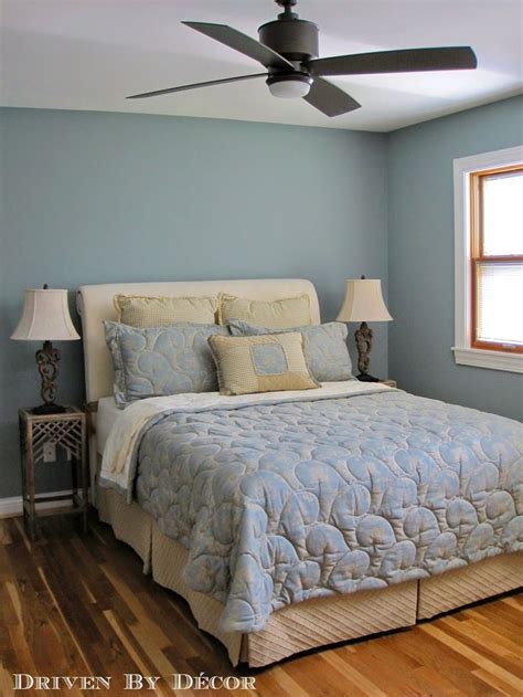 Mount saint anne paint wall. Benjamin Moore - Kentucky Haze AC-16 also known as Mount Saint Anne 1565 | Guest bedroom decor ...