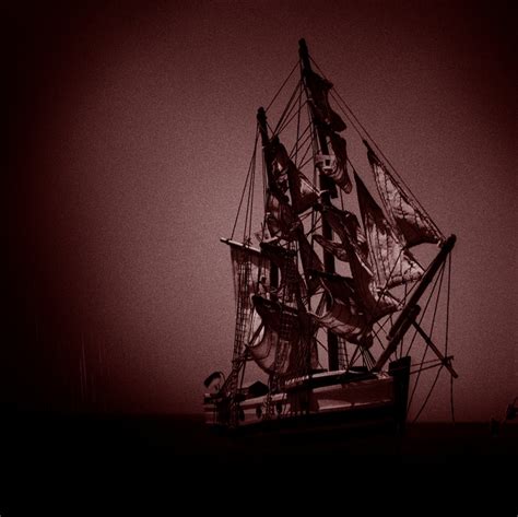 «ενώ η χώρα βρίσκεται στο τρίτο κύμα της πανδημίας, η ελληνική οικονομία καταρρέει και η κυβέρνηση ανακοίνωσε, πριν λίγες ημέρες, αυστηρότερα μέτρα περιορισμών για την αθήνα και την θεσσαλονίκη. ΙΣΤΙΟΦΟΡΑ ΣΤΟ ΚΑΛΟΧΩΡΙ - Vasilis karkatselis