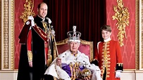 国王和他的继承人：查尔斯与威廉王子和乔治王子在新画像中合影 - 天空新闻
