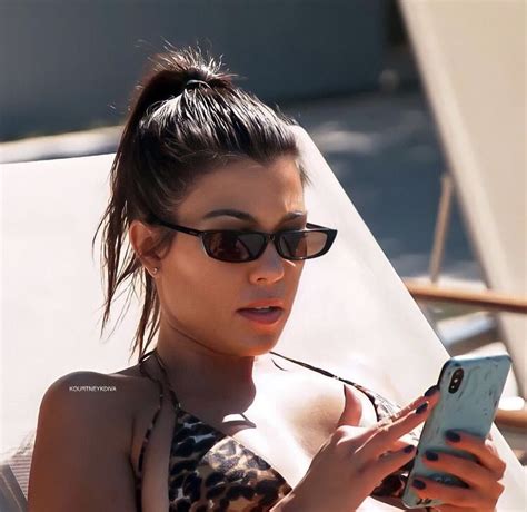 Kourtney Kardashian In 2021 Kourtney Kardashian Kourtney Kardashian Sunglasses Kourtney