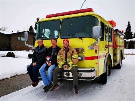 Alberta Trio Successfully Crosses Us Mexico Border With Fire Truck