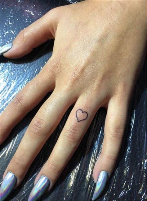 40 Tiny Yet Gorgeous Finger Tattoo Ideas You Must Love Cute Hostess For Modern Women Shape