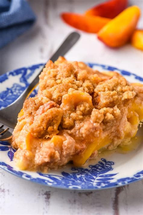 Peach Pie Crumble (The Best Peach Pie With Iced Cream) | NeighborFood