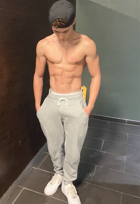 Romeotwi1 On Twitter Lets Be Gymbros And Suck Each Other Off After Workout😏 Do You Say Yes
