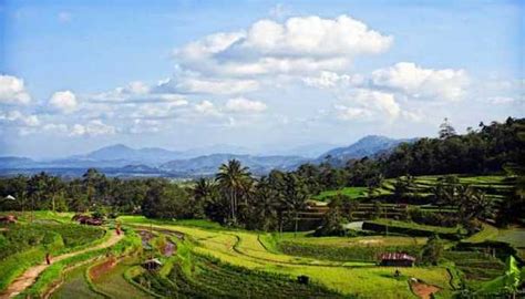Desa terindah di dunia nagari koto tuo pariangan batu sangkar. 10 OBJEK WISATA TERINDAH DI TANAH DATAR SUMATERA BARAT ...