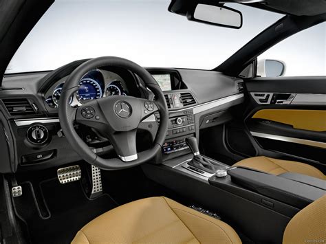 2010 Mercedes Benz E Class Coupe Interior Dashboard View Photo Caricos