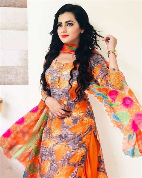 1100 Likes 6 Comments Punjabi Suits Onlysuit On Instagram