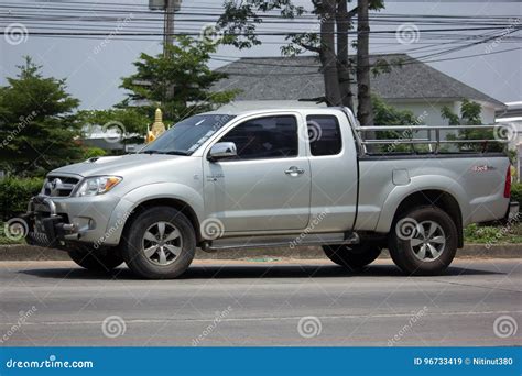 Privates Toyota Hilux Vigo Pickup Truck Redaktionelles Stockbild Bild