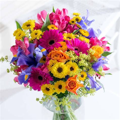 Regalare un mazzo di fiori a qualcuno è uno dei gesti più il compleanno rimane comunque l'occasione migliore per regalare dei fiori. Fiori compleanno - fiori per cerimonie - Fiori per ...