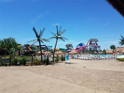 Lost Island Waterpark 10 Reviews Water Parks 2225 E Shaulis Rd