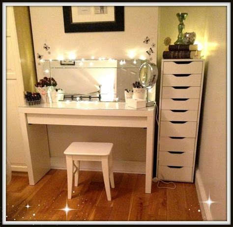 Of course, not all cheap makeup products live up to our standards. Makeup storage and vanity table | Small bedroom vanity ...