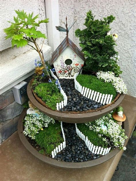 Gorgeous How To Make A Vertical Garden Wall Hanging Pot