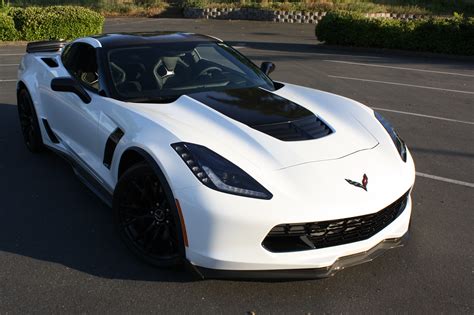 Pictures Of White With Stripes Or Stinger Corvetteforum Chevrolet
