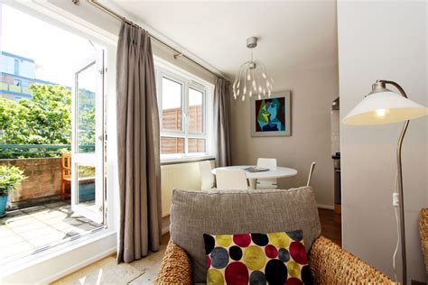 Un appartement au premier étage rarement disponible et unique, situé à quelques minutes de hyde park. Grand Londres Londres Appartement Location appartement Londres centre avec une terrasse Angleterre