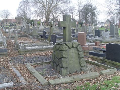 Grave In Brunswick Cemetery Wednesbury Uk Street Scenes Wednesbury