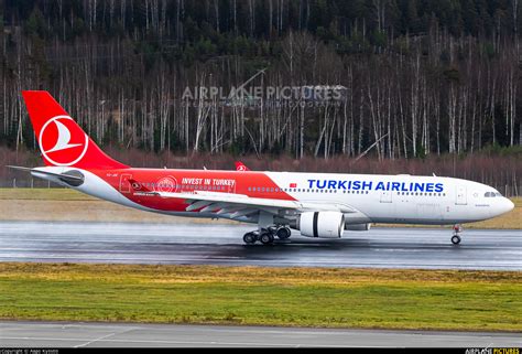 Tc Jiz Turkish Airlines Airbus A330 200 At Helsinki Vantaa Photo