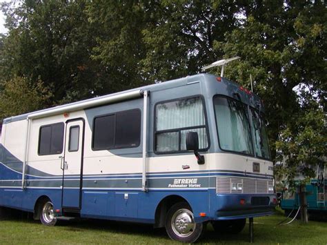 1998 Safari Trek 2430 Class A Gas Rv For Sale By Owner In Wakefield