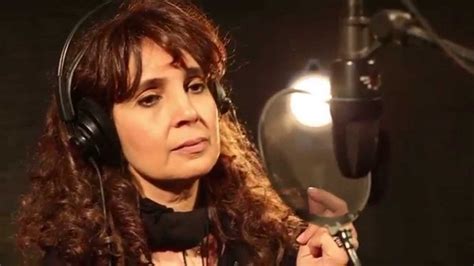 فيديو المطربة حنان تسترجع ذكريات التسعينيات مع حميد الشاعري بعد اعتزال 20 عاماً مجلة هي