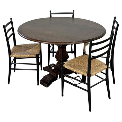 Traditional Round Pedestal Dining Table For Sale At 1stdibs
