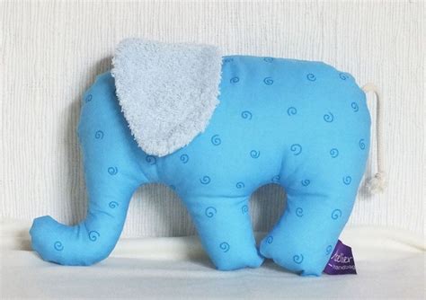 Kuschelelefant mit aroma ist aus echtem stoff, aus baumwolle genäht. Kuschelelefant Nähen Freebook : Hund Nahen Kuscheltier ...
