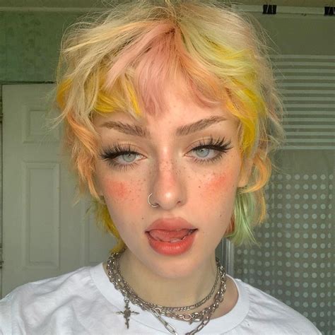 Eve 🍑’s Instagram Profile Post Alternative Hair Punk Hair Hair Inspo Color