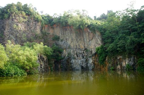 The bukit batok nature park was established on an abandoned quarry site back in 1988. Bukit Batok Town Park, Little Guilin