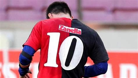 @ canalnewells #newells + #maradona pic.twitter.com/vc3d89frme. Lionel Messi y Diego Maradona anotan golazo con camiseta ...