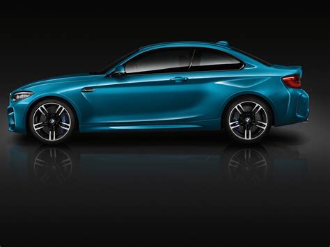It creates harmonious ambience of calmness and strength. WORLD PREMIERE: BMW 2 Series Coupe and Convertible Facelift