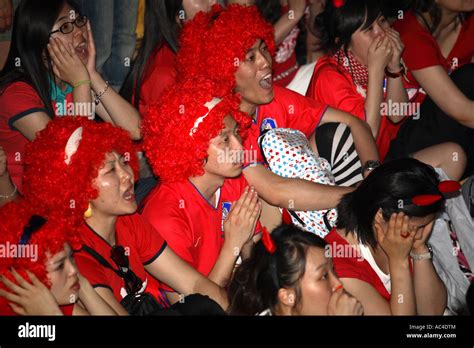 south korean republic fans watching 2006 world cup finals drawn match vs france cafe de paris