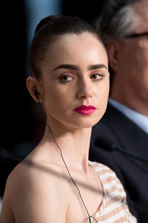 Awesome Lily Collins Photo Gallery Images