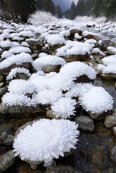 20 Beautiful Ice And Snow Formations That Look Like Art