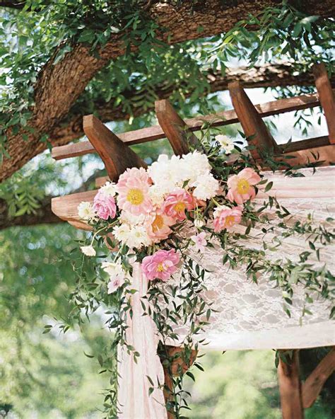 59 Wedding Arches That Will Instantly Upgrade Your