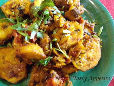* percent daily values are based on a 2000 calorie diet. Raw Plantain Fry / Banana Fry / Vazhakkai Varuval