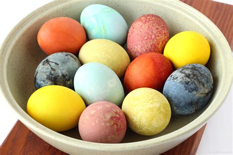 6 Easy Natural Easter Egg Dyes For The Most Vibrant Colors Raising