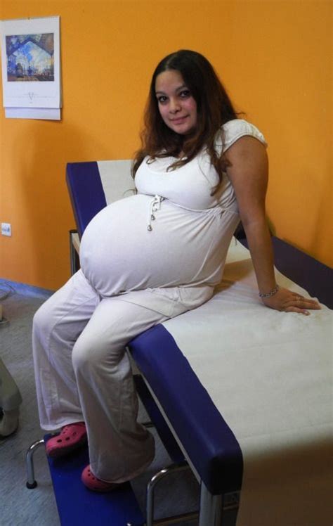 Quintuplet Pregnancy Twin Pregnancy Belly Pregnant Celebrities Big Pregnant