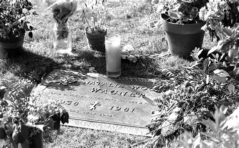 Natalie S Grave Natalie Wood Photo Fanpop