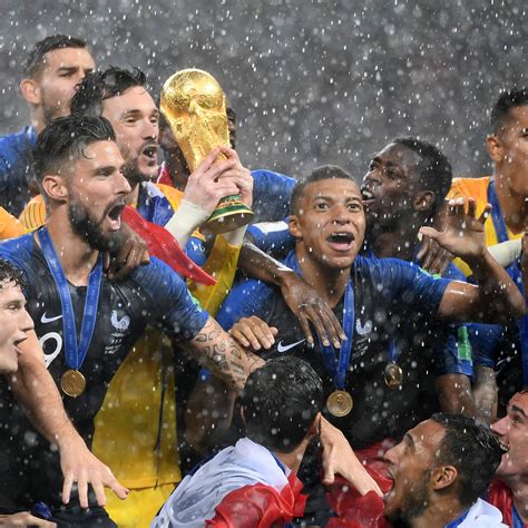 VidÉos Finale Coupe Du Monde 2018 Les Bleus Fêtent Leur Titre Avec