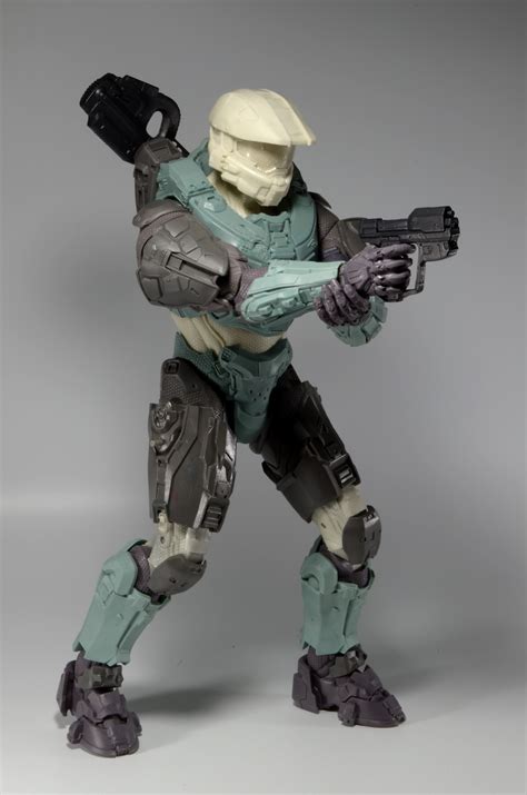 Behind The Scenes Halo Master Chief 18″ Action Figure Update