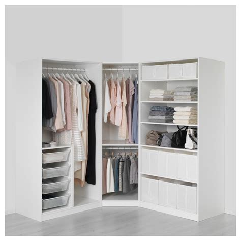 Scegli dove sistemare ripiani e specchi e ogni accessorio per organizzare i vestiti. Ikea cabina armadio angolare - Le cabine armadio economiche