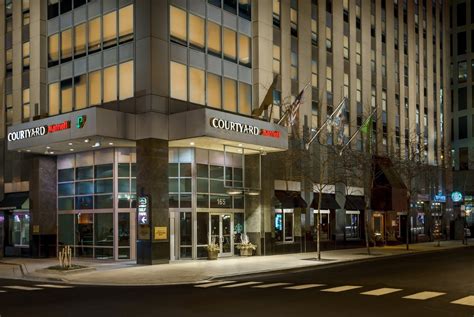 Courtyard By Marriott Chicago Downtownmagnificent Mile Updated 2024
